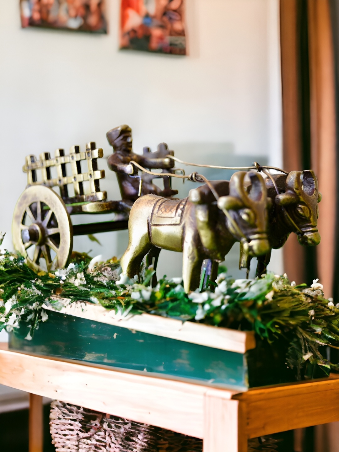

Aakrati Brown Bullock Cart Brass decorative Showpiece