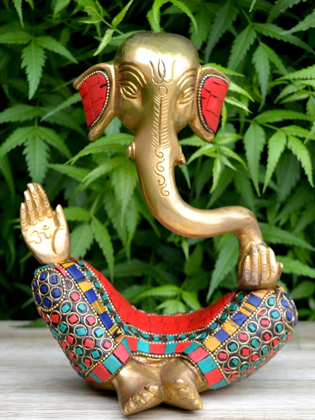 

Aakrati Gold-Toned Religious Ganesha Idol Showpiece
