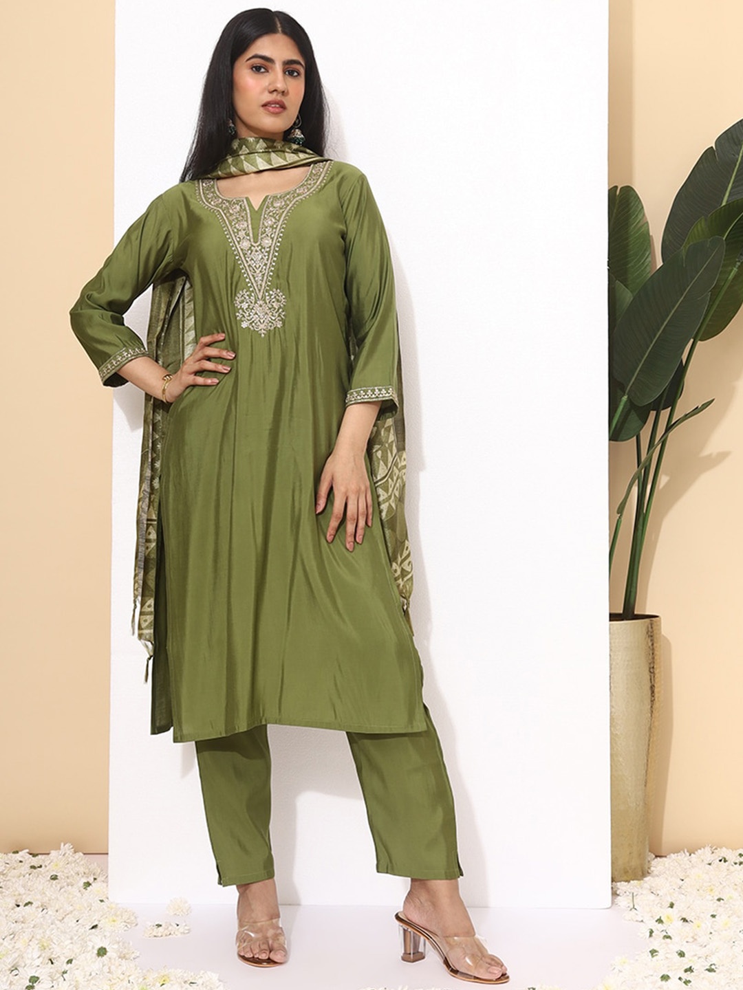 

Ishin Floral Embroidered Round Neck Three-Quarter Sleeves Kurta Set, Olive