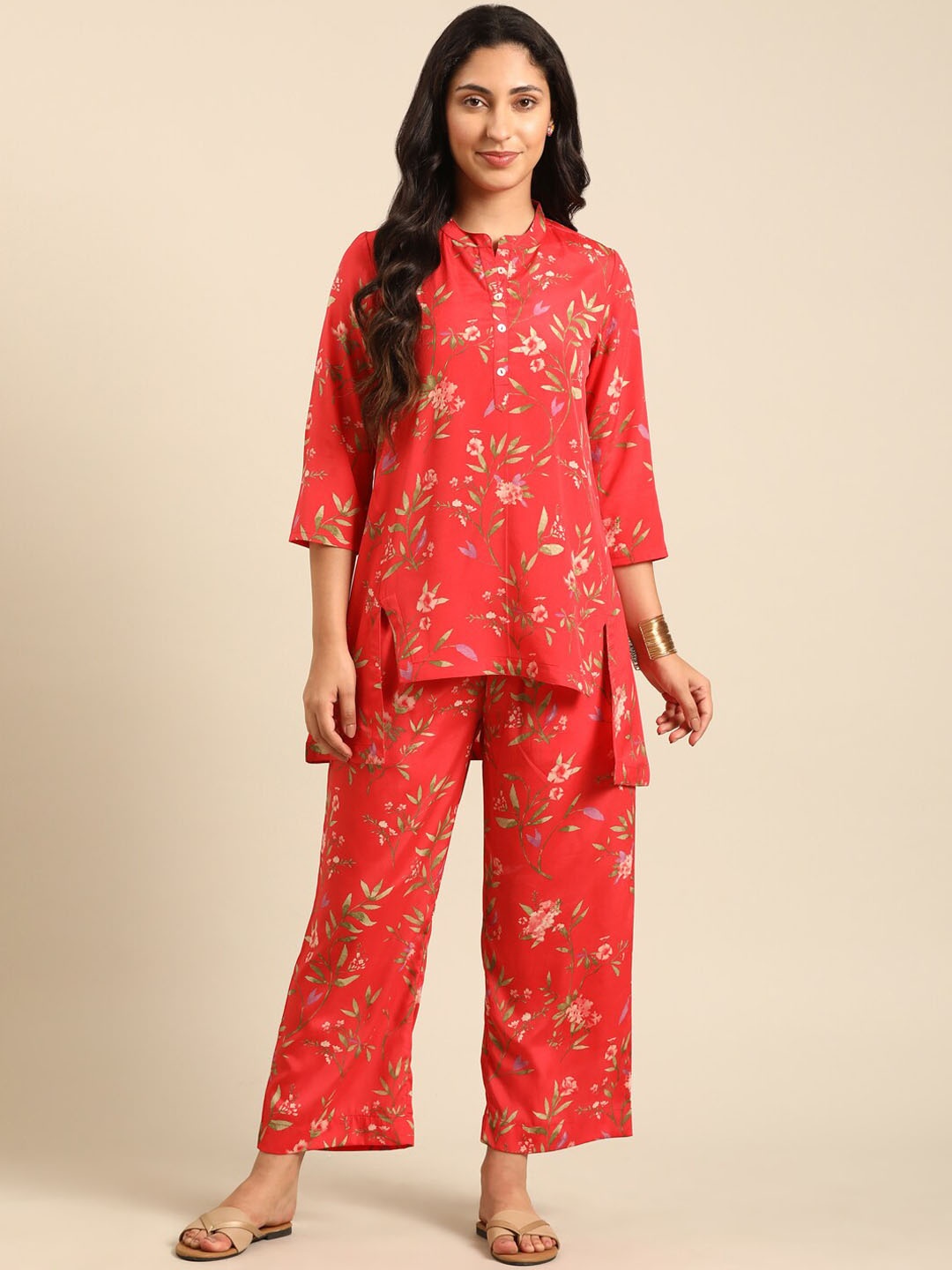 

IMARA Floral Printed Mandarin Collar Three-Quarter Sleeves Kurta with Trousers, Red