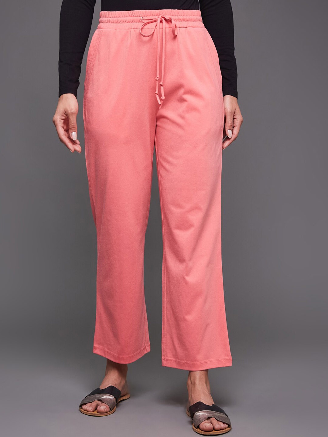 

UNMADE Women Organic Cotton Easy Wash Drawstring Mid-Rise Flat-Front Trouser, Coral