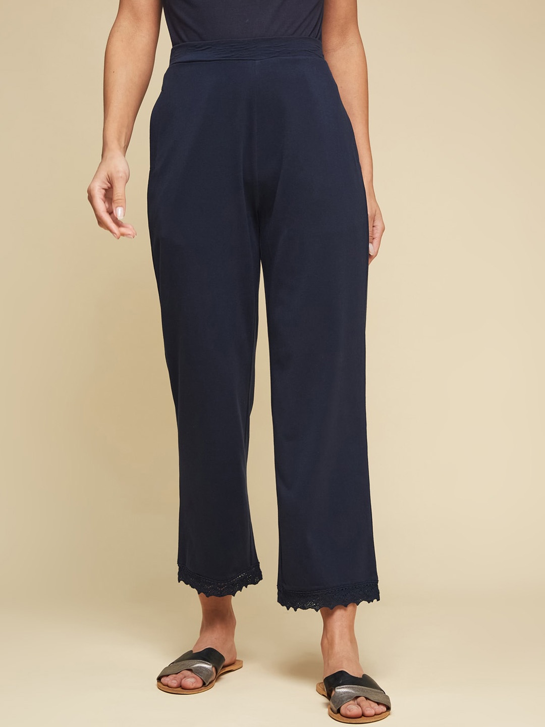 

UNMADE Women Organic Cotton Easy Wash Slip-On Mid-Rise Flat-Front Trouser, Blue