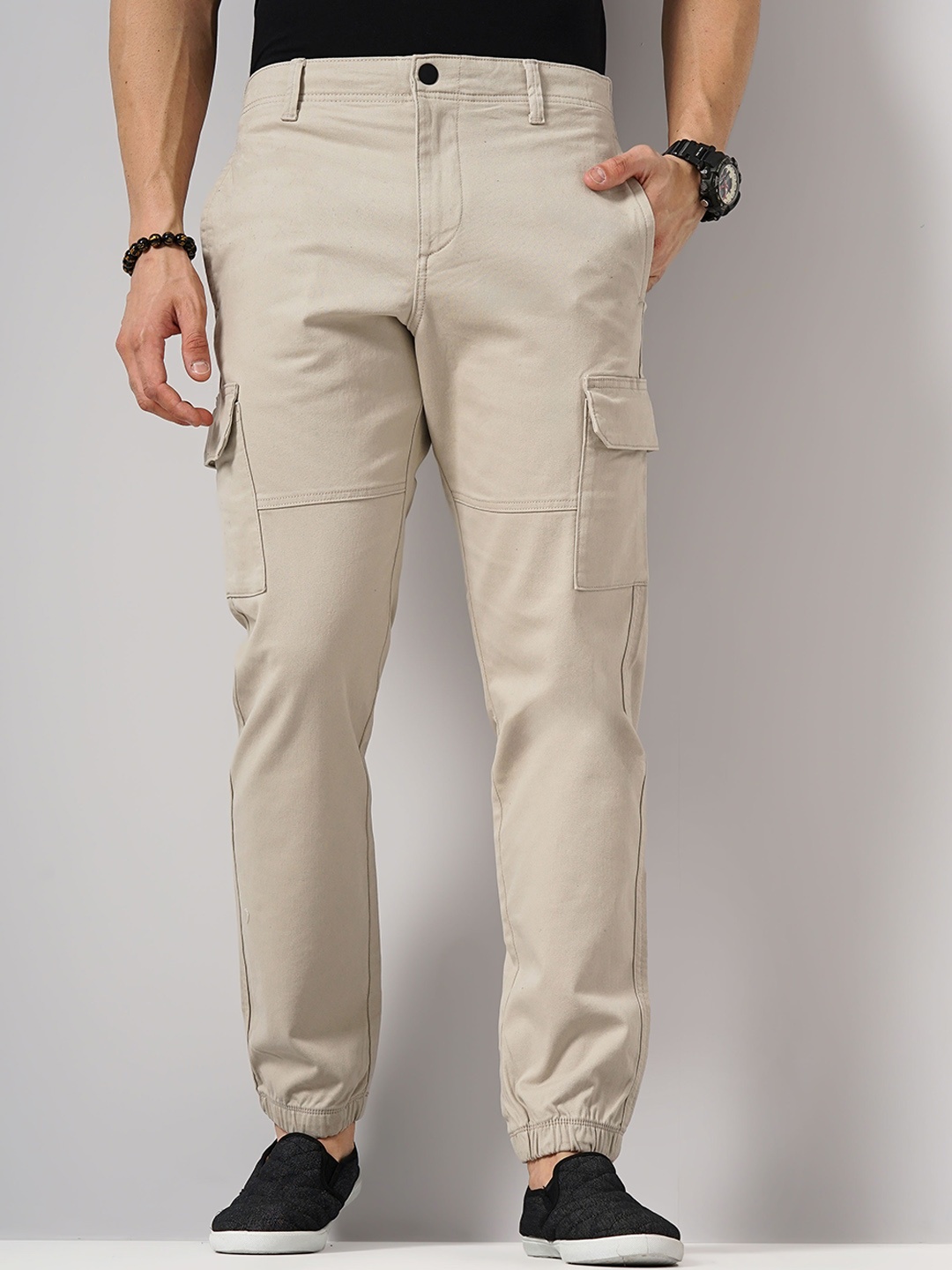 

Celio Men Mid-Rise Slim Fit Cargos Trousers, Beige