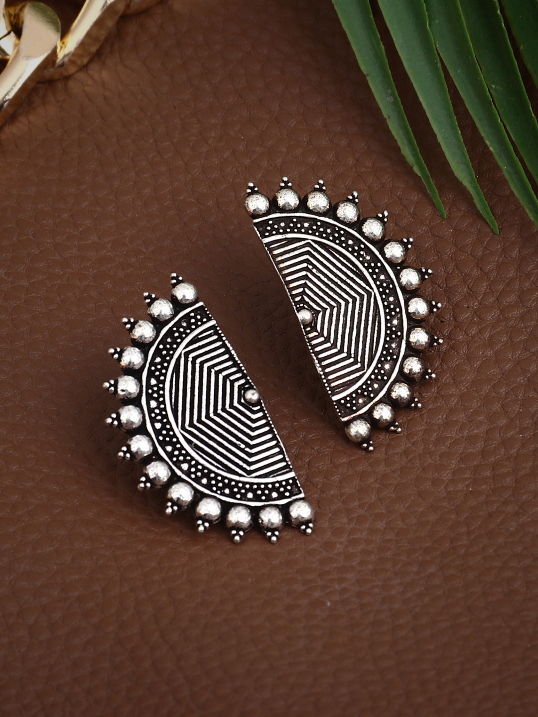 

Anvik Contemporary Studs Earrings, Silver
