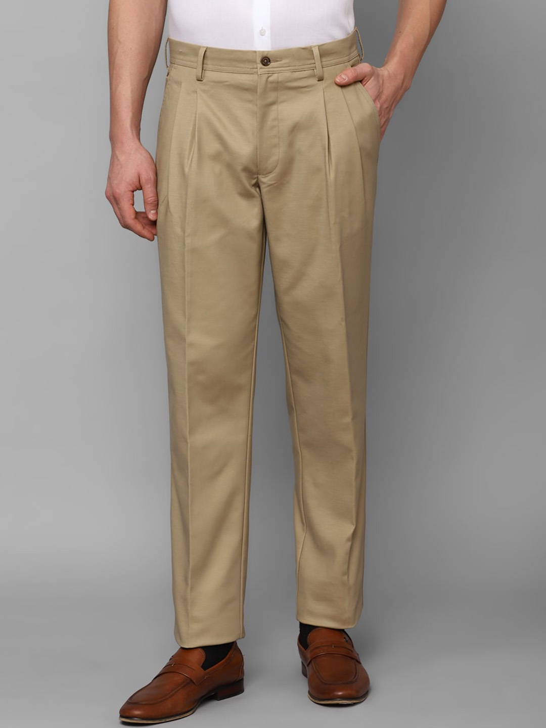 

Louis Philippe Men Pleated Trousers, Khaki