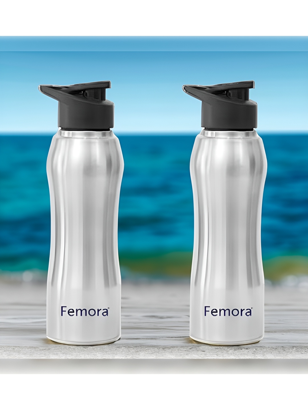 

Femora Silver-Toned & Black 2 Pieces Stainless Steel Wall Vacuum Water Bottle 1L