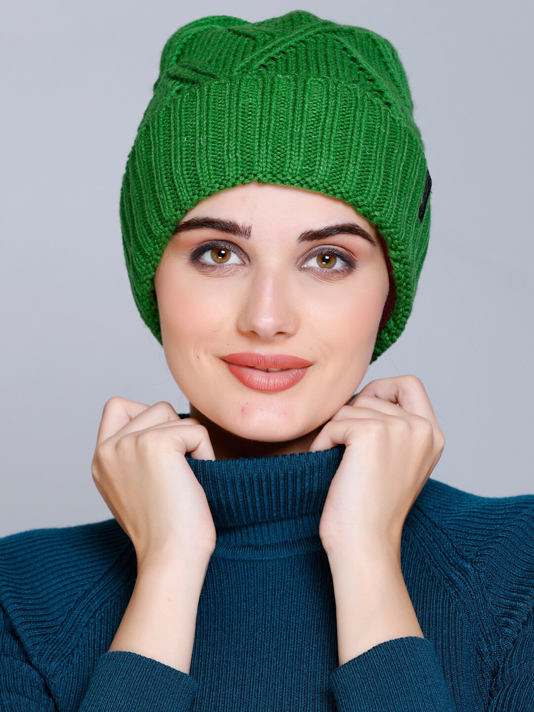 

513 Women Self Design Acrylic Beanie, Green