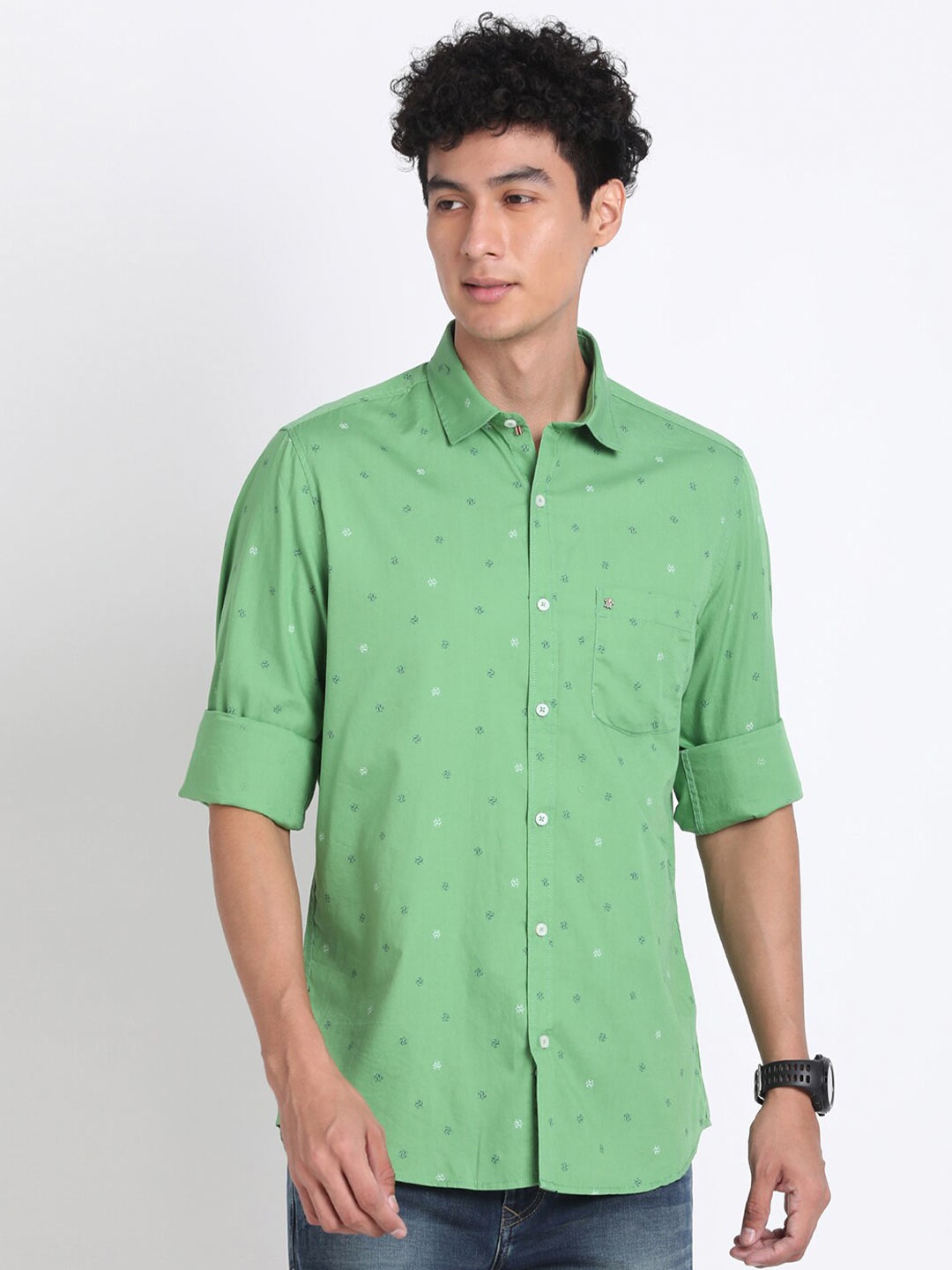 

Turtle Men Relaxed Slim Fit Opaque Printed Casual Shirt, Green