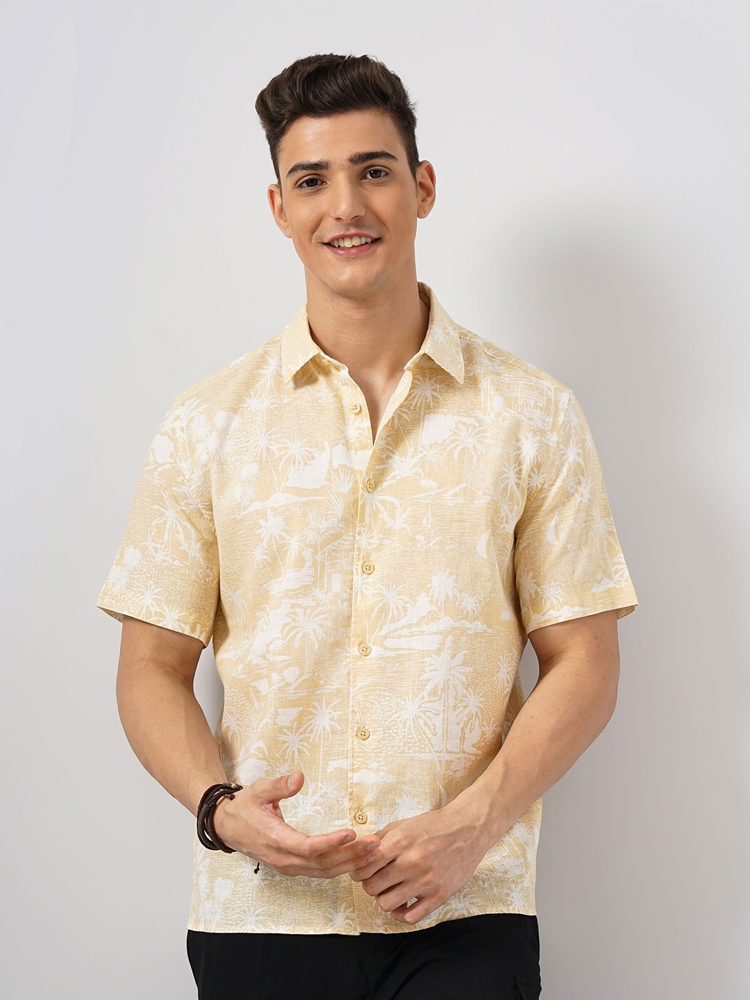 

Celio Men Classic Floral Opaque Printed Casual Shirt, Beige