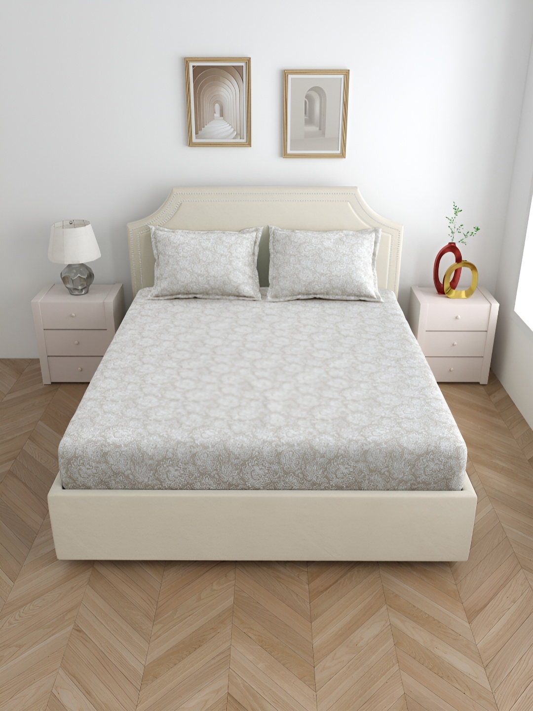 

Dreamscape White & Grey Floral Cotton 300 TC King Bedsheet With 2 Pillow Covers