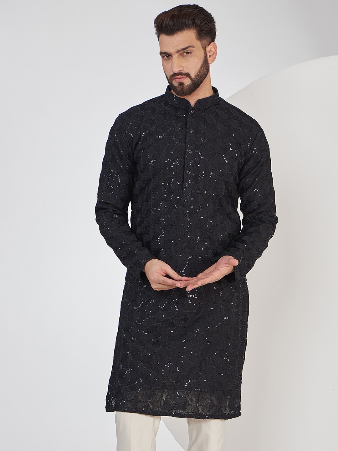 

KASBAH CLOTHING NISHCHAIY SAJDEH Men Ethnic Motifs Chikankari Georgette Kurta, Black