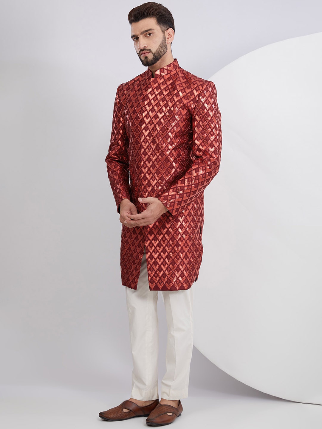 

KASBAH CLOTHING NISHCHAIY SAJDEH Men Thread Work Kurta, Maroon