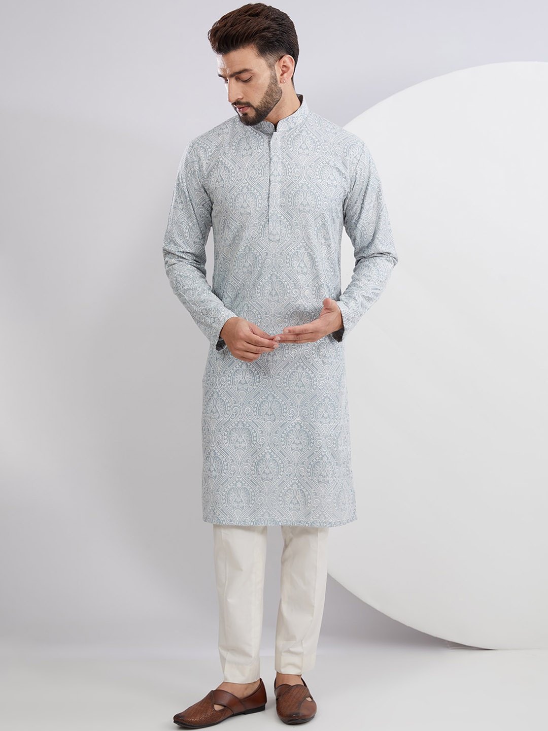 

KASBAH CLOTHING NISHCHAIY SAJDEH Men Geometric Thread Work Kurta, Blue