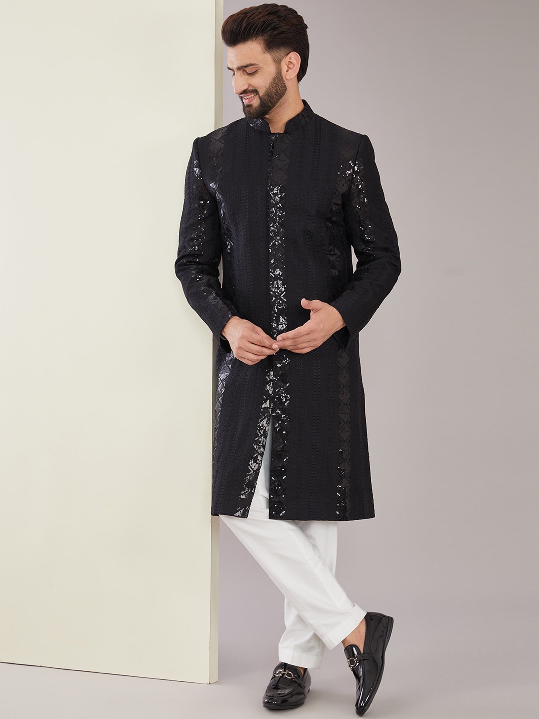 

KASBAH CLOTHING NISHCHAIY SAJDEH Men Embroidered Flared Sleeves Thread Work Kurta, Black