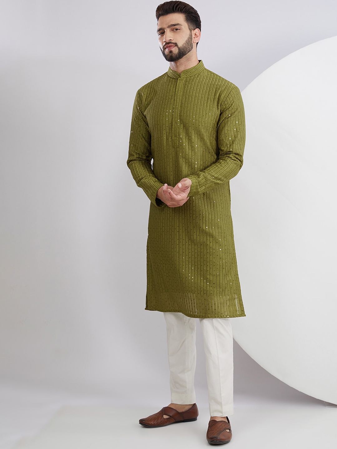 

KASBAH CLOTHING NISHCHAIY SAJDEH Men Striped Thread Work Georgette Kurta, Green