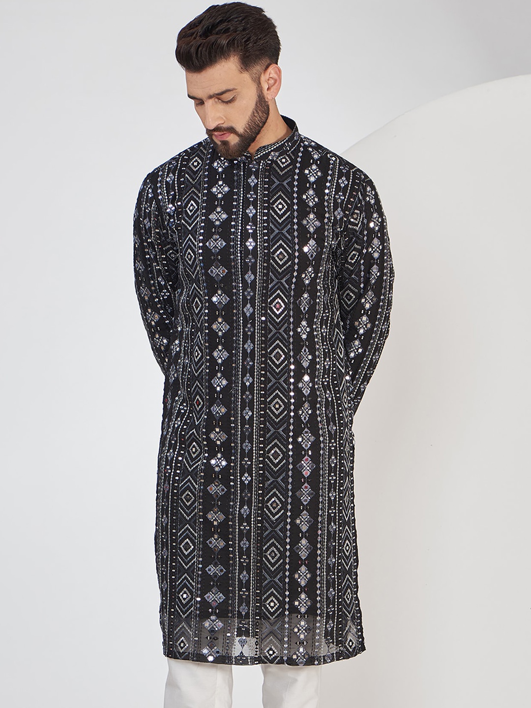 

KASBAH CLOTHING NISHCHAIY SAJDEH Men Geometric Thread Work Georgette Kurta, Black