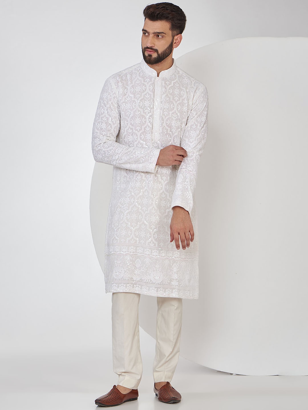 

KASBAH CLOTHING NISHCHAIY SAJDEH Men Chikankari Georgette Kurta, White