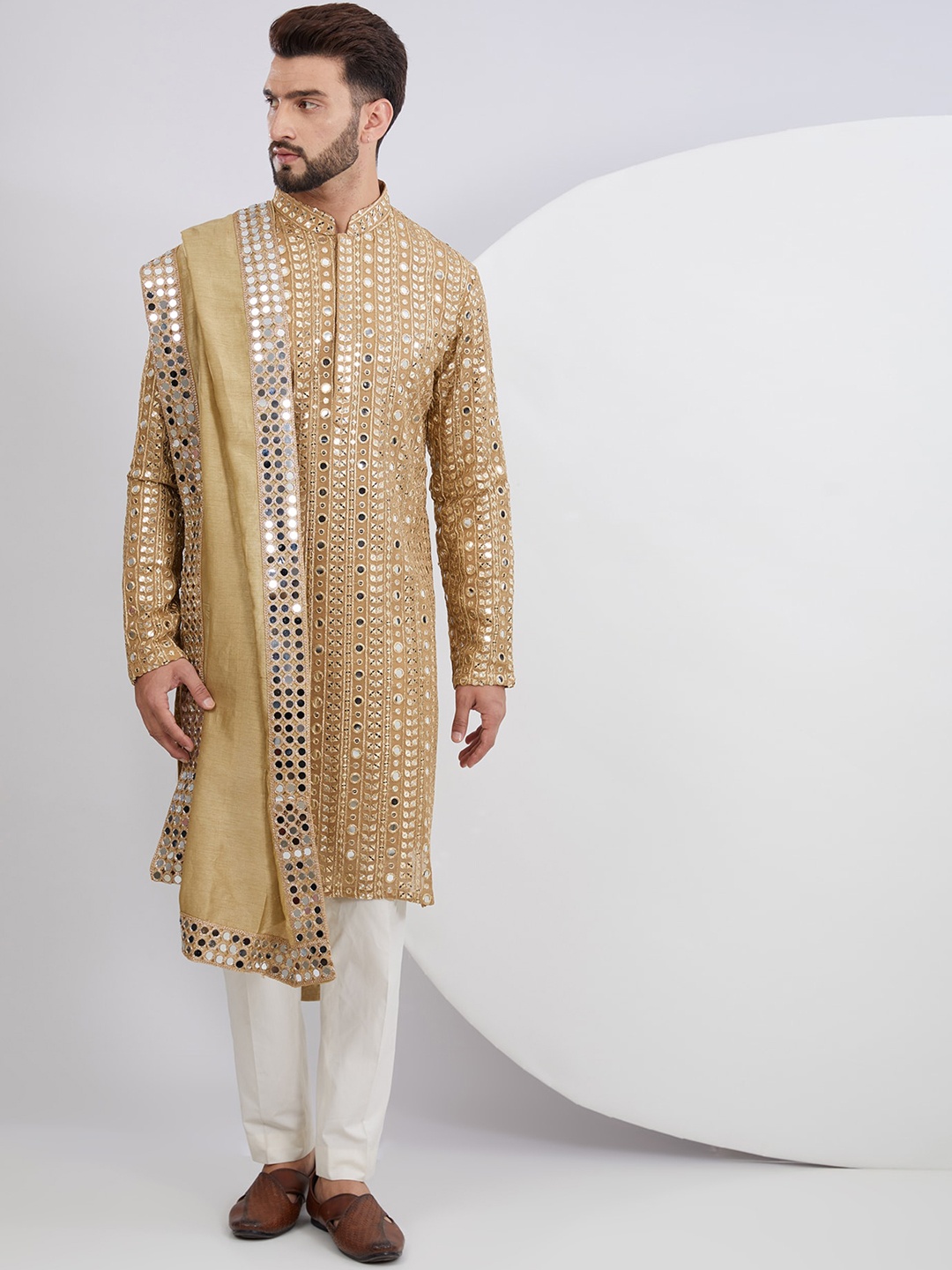 

KASBAH CLOTHING NISHCHAIY SAJDEH Men Geometric Printed Flared Sleeves Thread Work Georgette Kurta, Beige