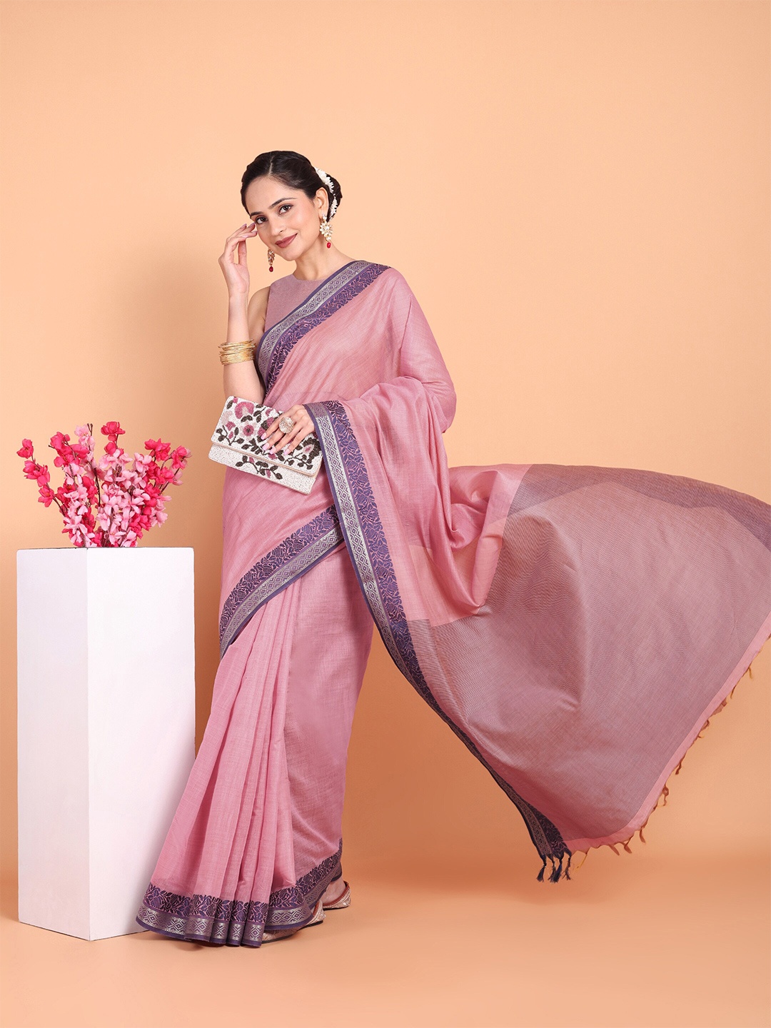 

KAZIA Woven Design Zari Banarasi Saree, Pink