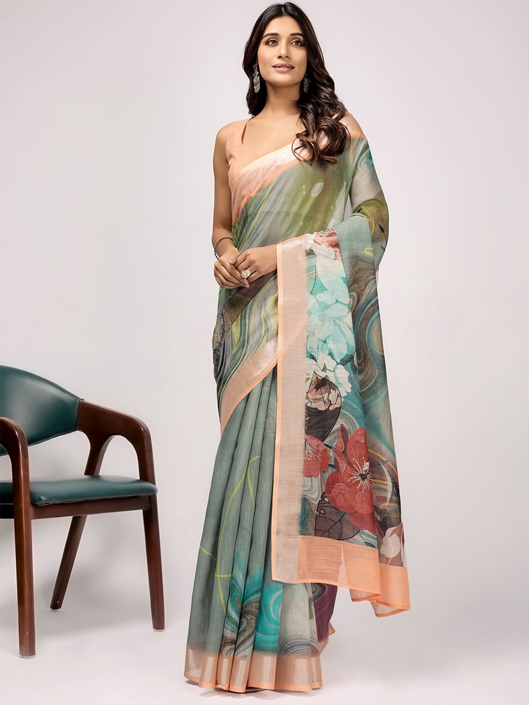 

RACHNA Floral Printed Zari Saree, Green