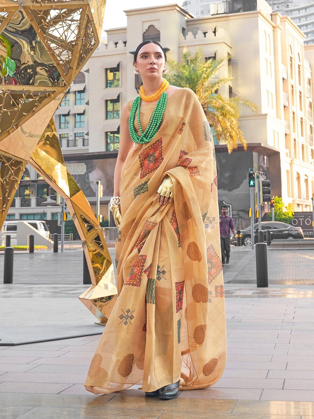 

elora Floral Printed Tissue Saree, Beige