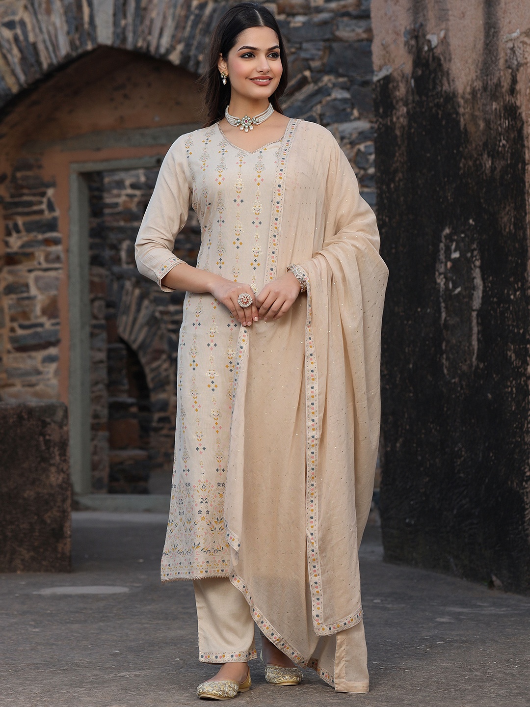 

AMIRAS INDIAN ETHNIC WEAR V-Neck Floral Embroidered Kurta with Palazzos & Dupatta, Beige