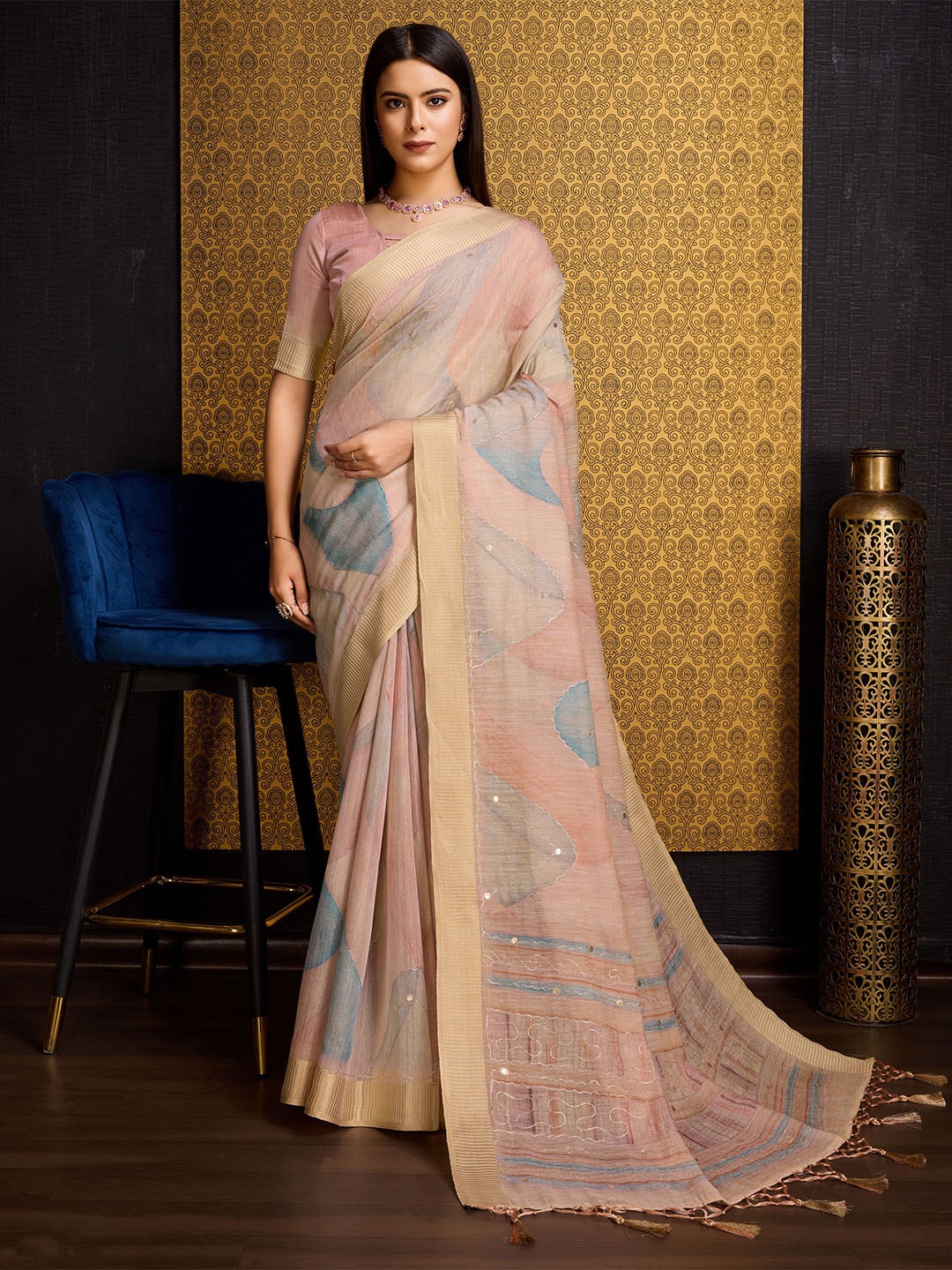 

Mitera Floral Printed Organza Saree, Peach