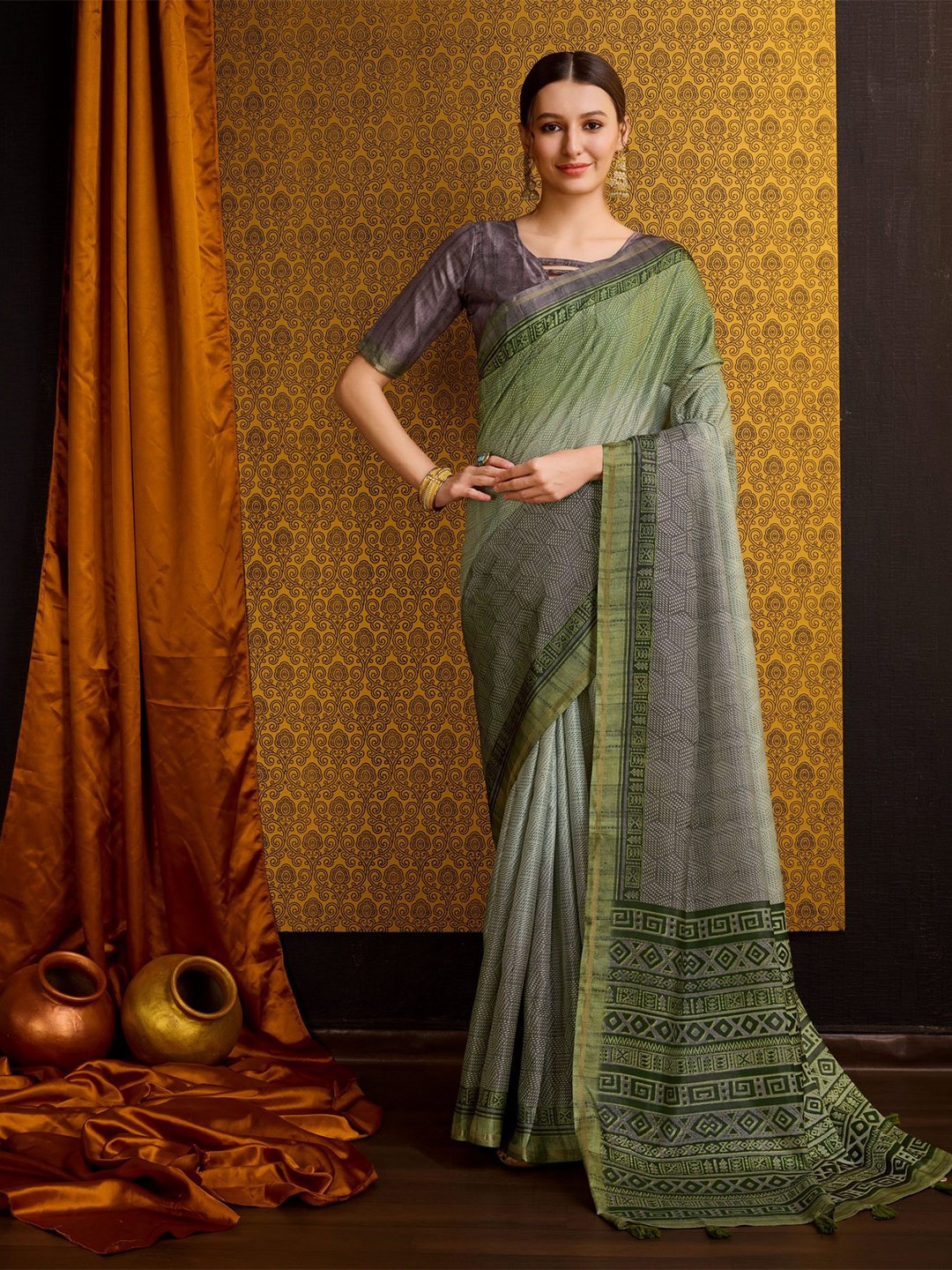 

Mitera Floral Zari Pure Silk Ready to Wear Saree, Green