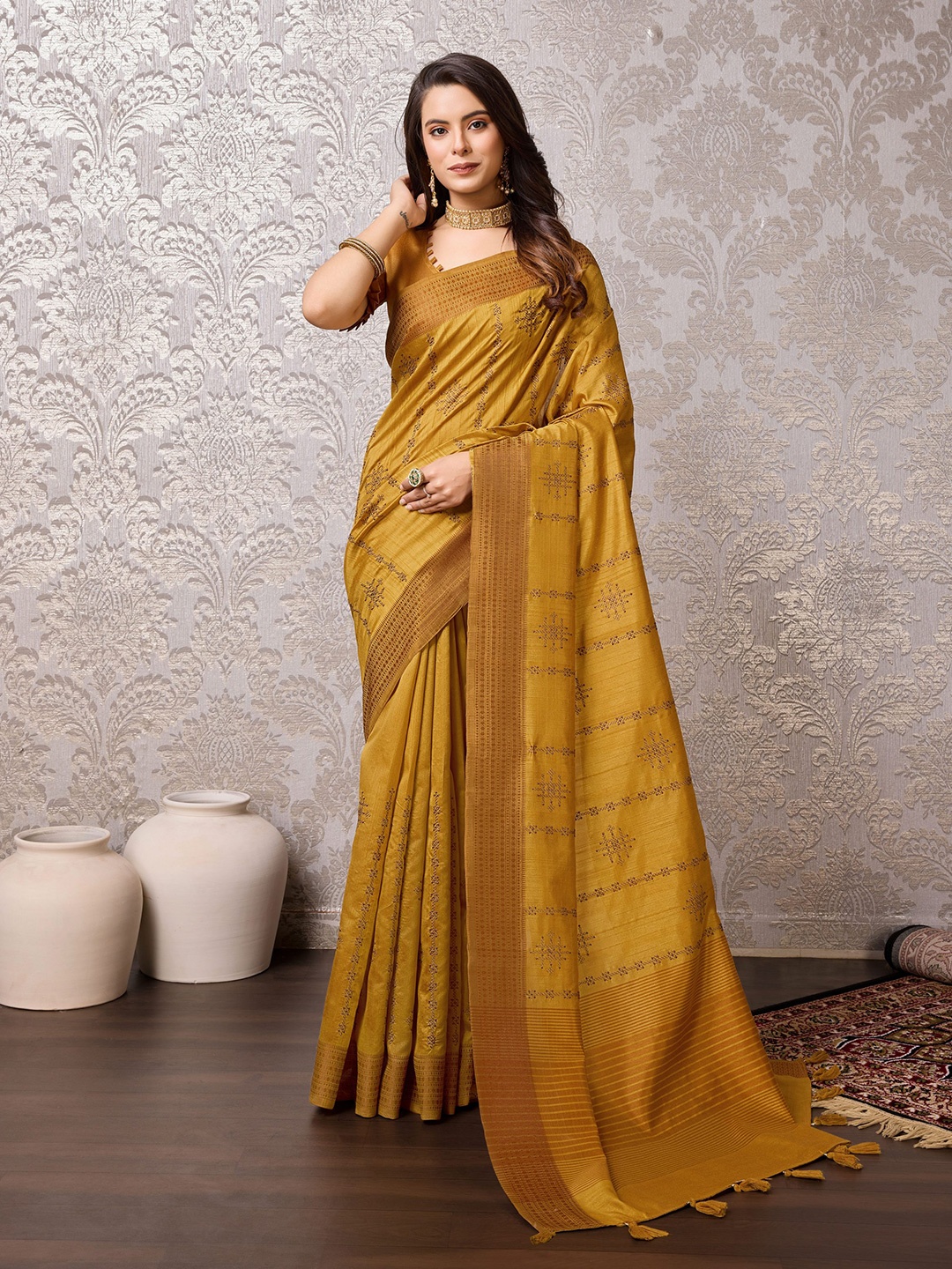 

Mitera Floral Printed Pure Silk Saree, Yellow
