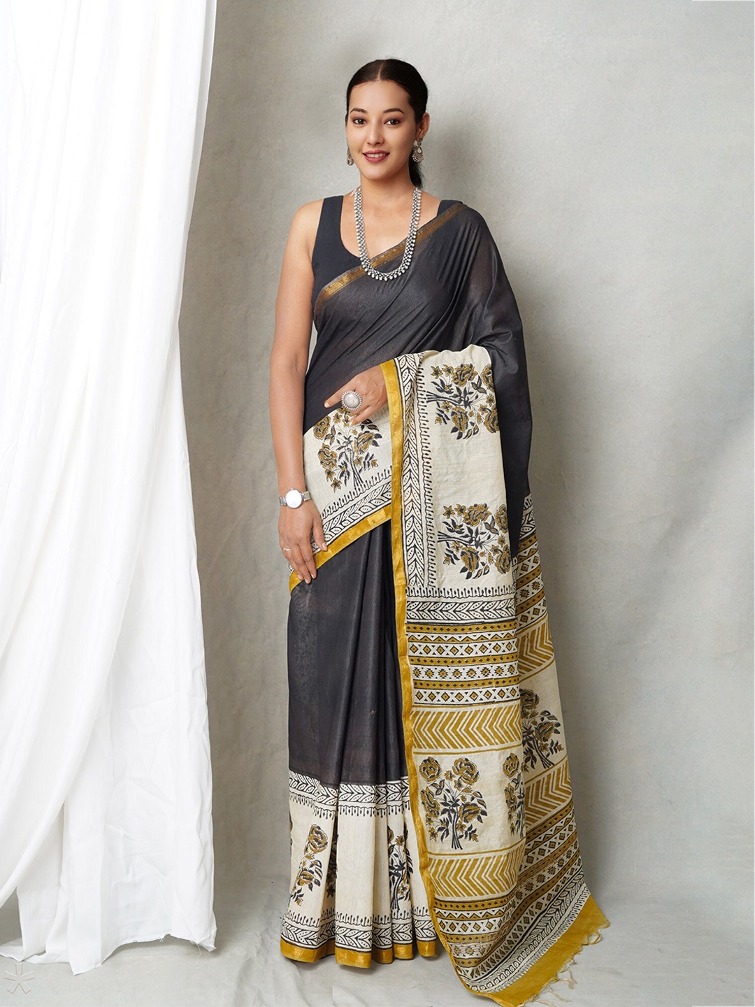 

Unnati Silks Floral Printed Zari Silk Cotton Bagh Saree, Black