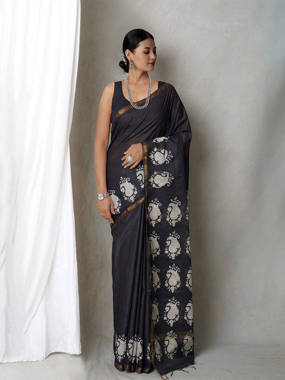 

Unnati Silks Bagh Zari Silk Cotton Bagh Saree, Black