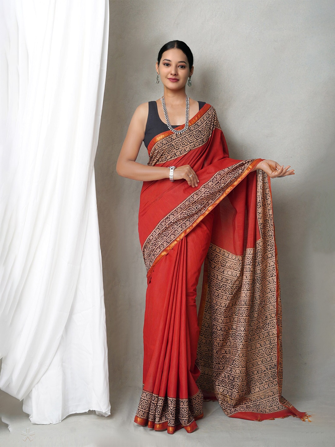

Unnati Silks Bagh Zari Silk Cotton Bagh Saree, Red