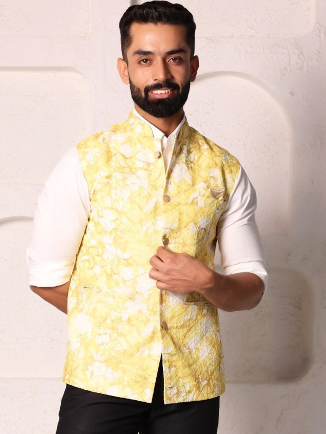 

Lightpole Pure Cotton Woven Nehru Jacket, Yellow