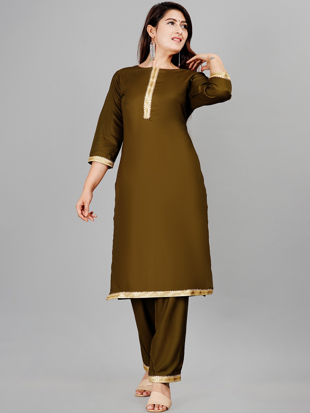 

SIPET Yoke Design Regular Gotta Patti Straight Kurti with Trouser, Green