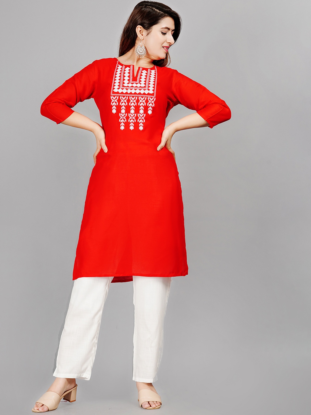 

SIPET Geometric Yoke Design Thread Work Straight Kurta With Trousers, Red