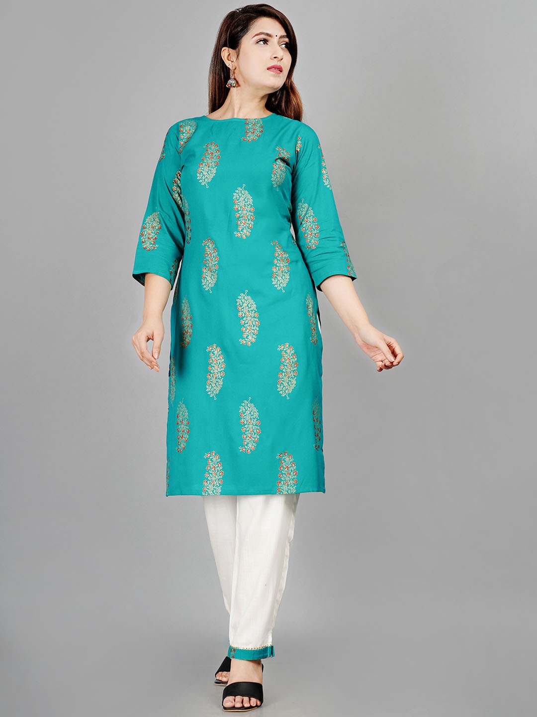 

SIPET Floral Embroidered Thread Work Straight Kurta With Trousers, Turquoise blue