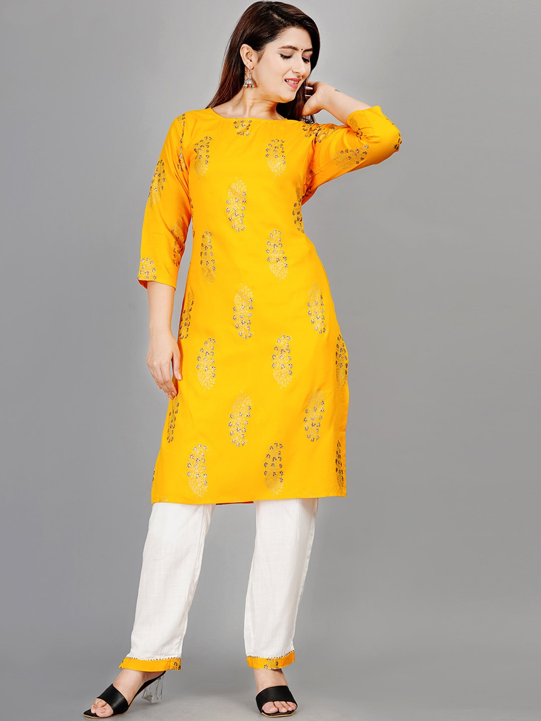 

SIPET Floral Printed Regular Kurta with Trousers, Yellow