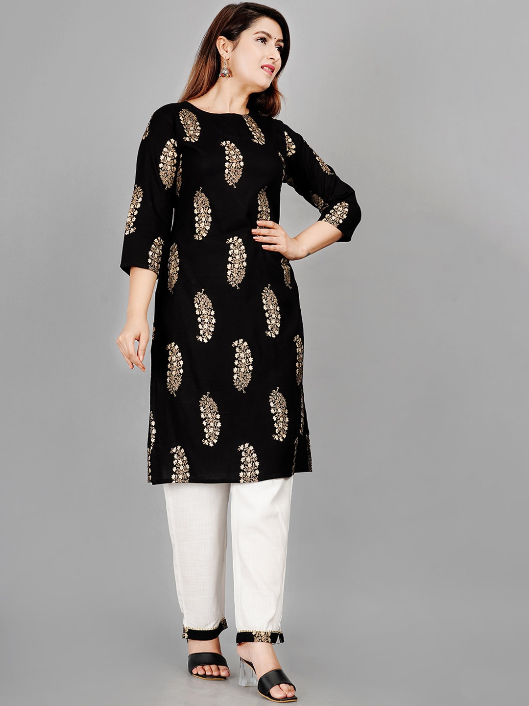 

SIPET Floral Printed Regular Straight Kurta with Trouser, Black