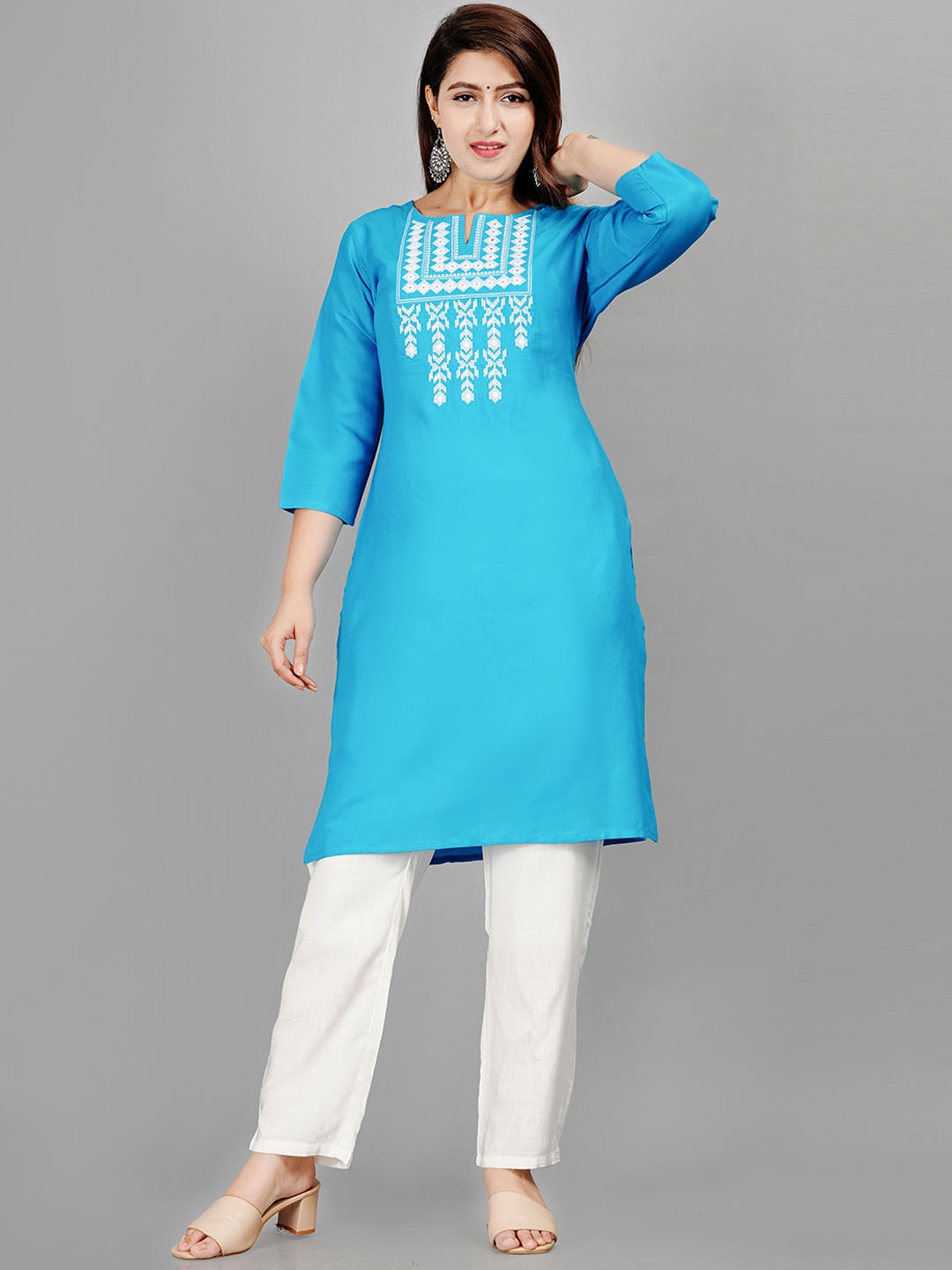 

SIPET Yoke Design Regular Thread Work Kurta with Trousers, Blue