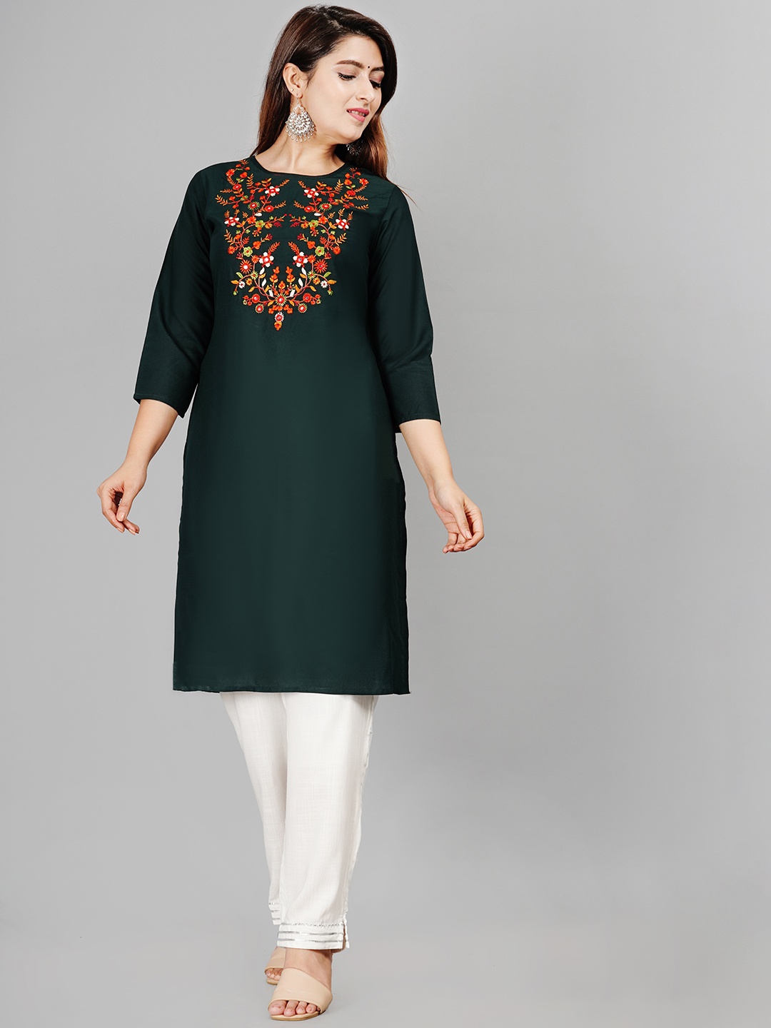 

SIPET Floral Embroidered Regular Straight Kurta with Trouser, Green