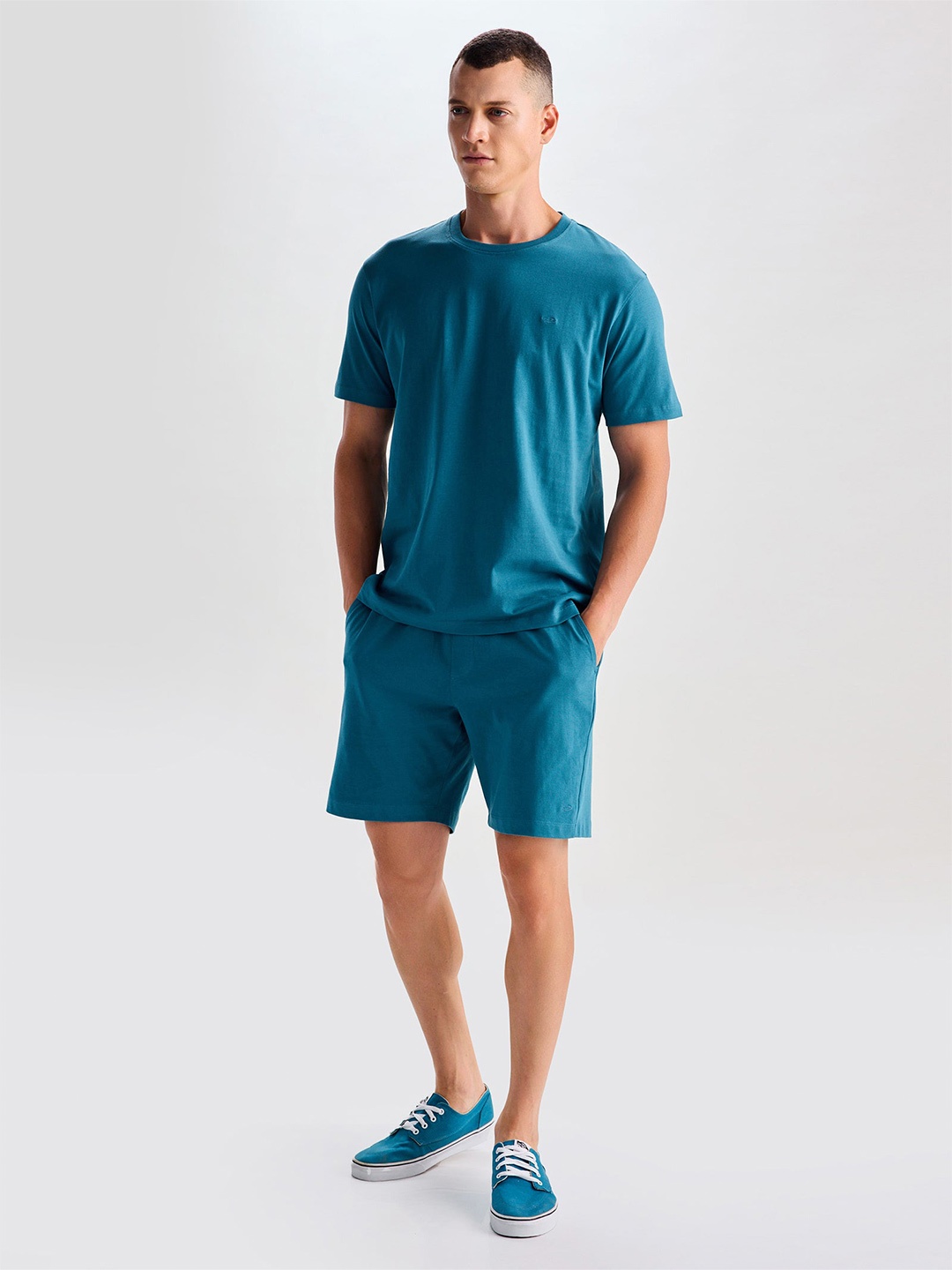 

Red Flame Round Neck Short Sleeve Cotton T-Shirt And Shorts, Teal