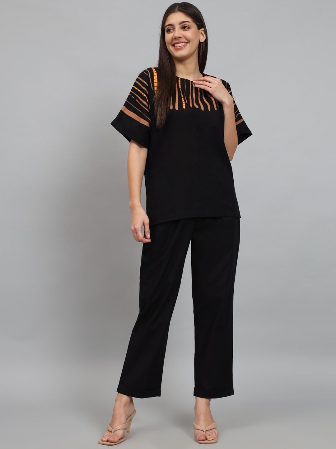 

NEWD Printed Pure Cotton Round Neck T-Shirt With Trouser, Black