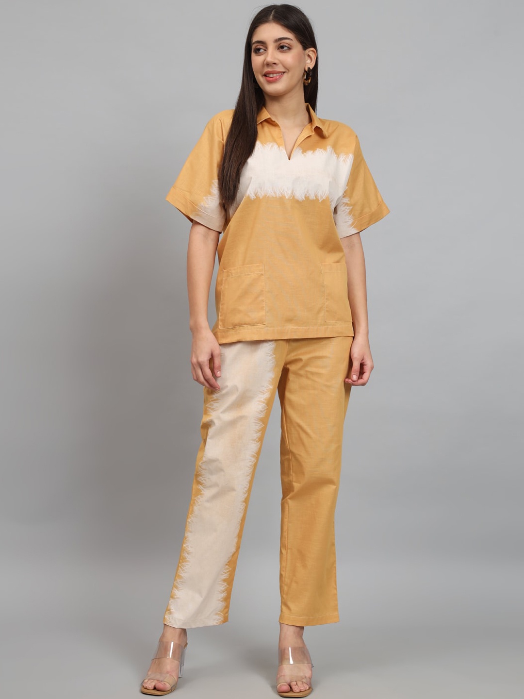 

NEWD Colourblocked V-Neck Pure Cotton T-shirt With Trousers, Yellow