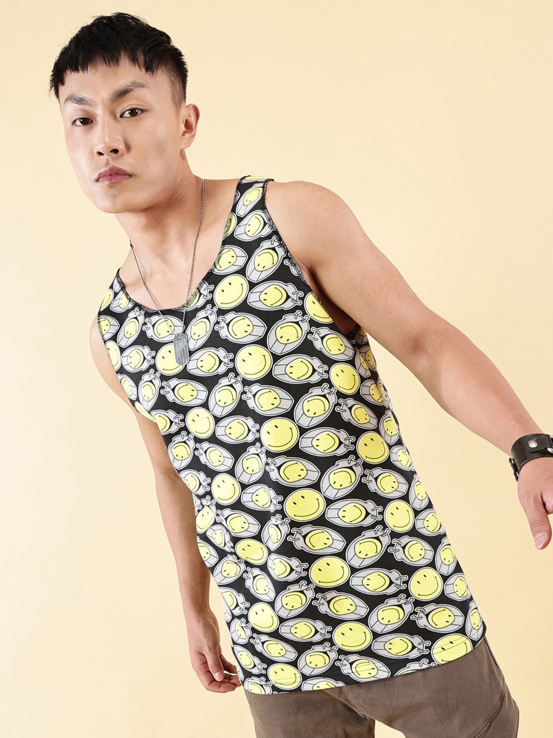 

Rodzen Men Printed V-Neck Pure Cotton Pockets T-shirt, Yellow