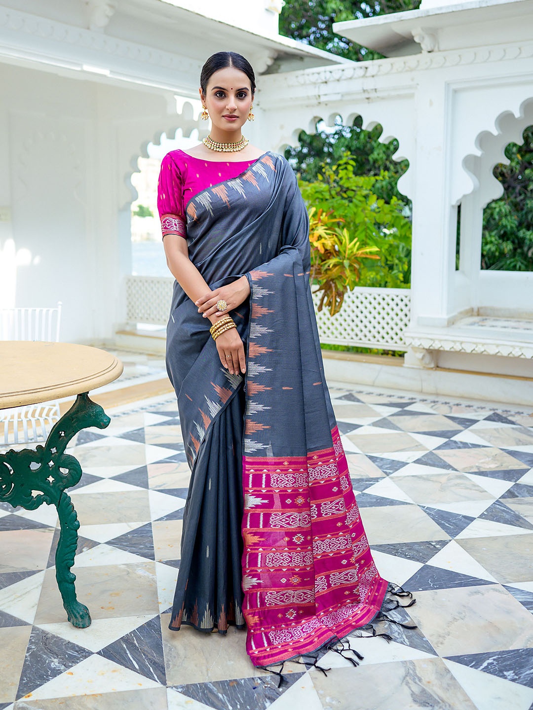 

Anouk Woven Design Zari Banarasi Saree, Navy blue