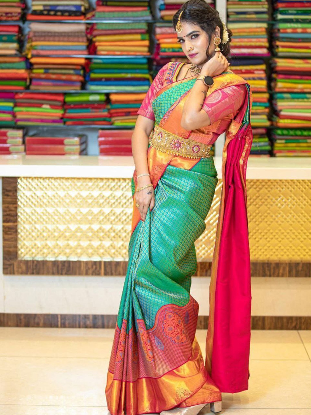 

Naishu Trendz Woven Design Zari Pure Silk Kanjeevaram Saree, Green