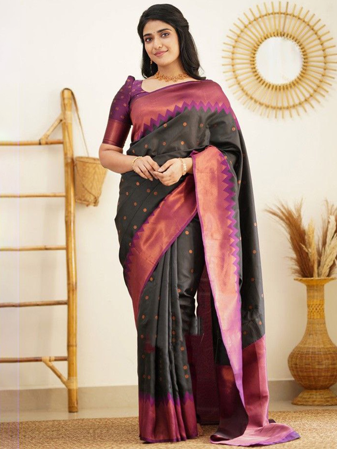 

Naishu Trendz Woven Design Zari Pure Silk Kanjeevaram Saree, Black