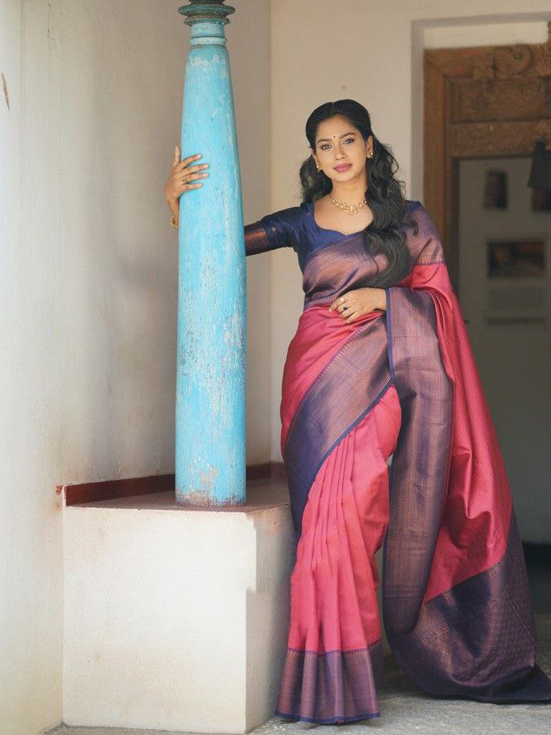 

Naishu Trendz Woven Design Zari Pure Silk Kanjeevaram Saree, Pink
