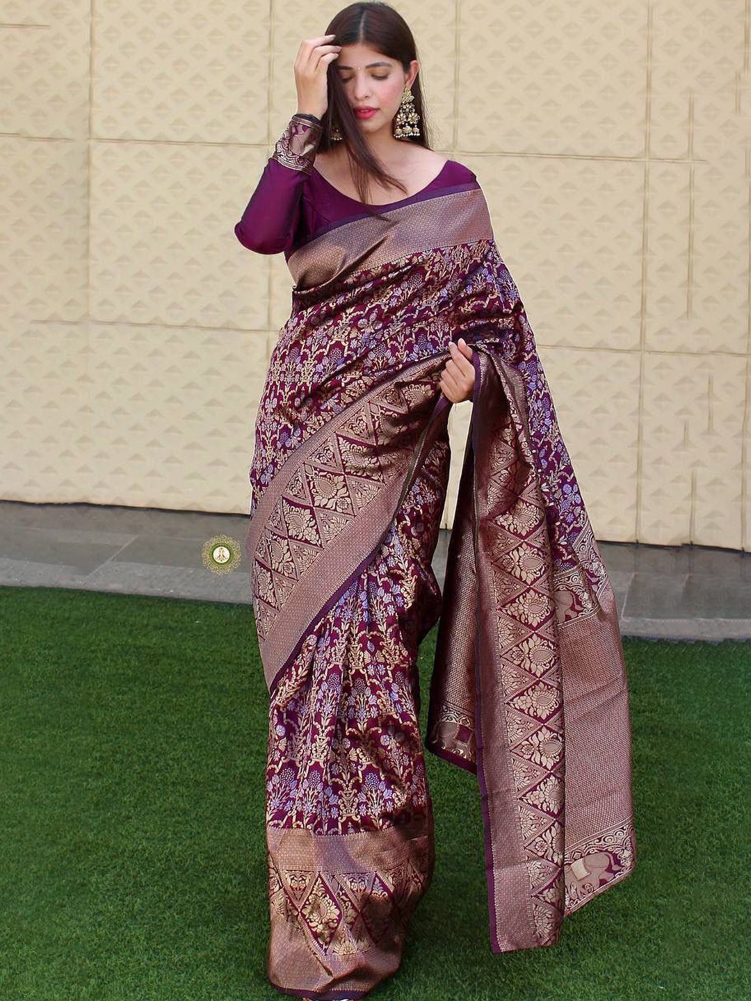 

Naishu Trendz Woven Design Zari Pure Silk Kanjeevaram Saree, Purple