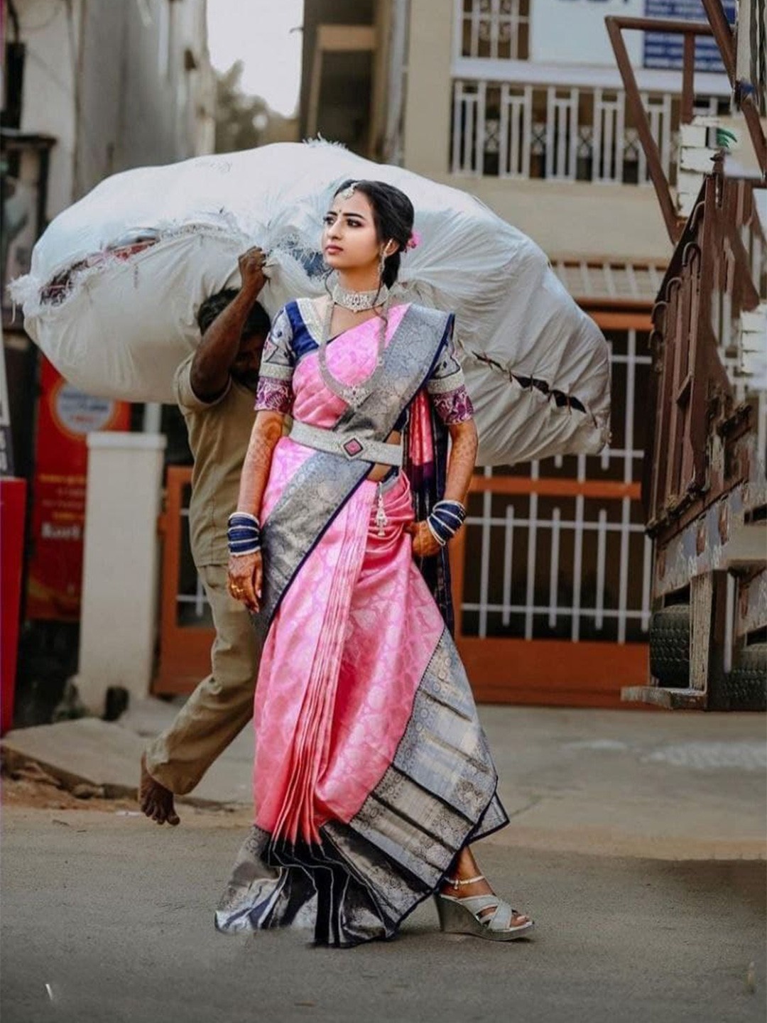 

Naishu Trendz Woven Design Zari Pure Silk Kanjeevaram Saree, Pink